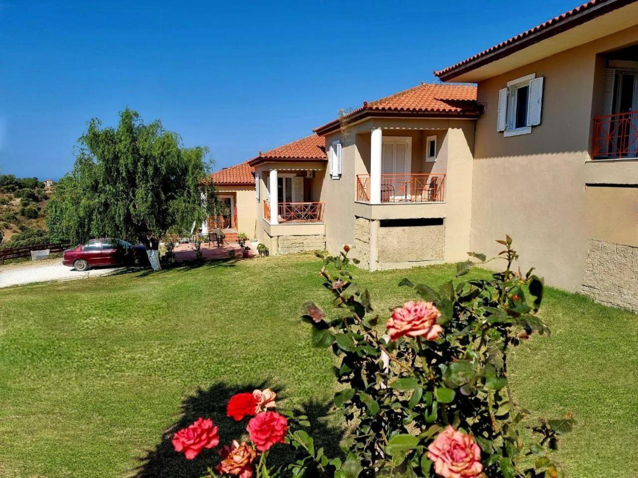 Maspali Apartments Lixouri Bagian luar foto