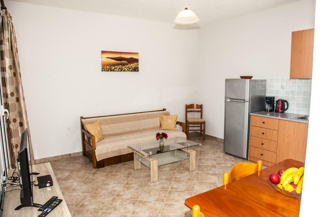 Maspali Apartments Lixouri Bagian luar foto