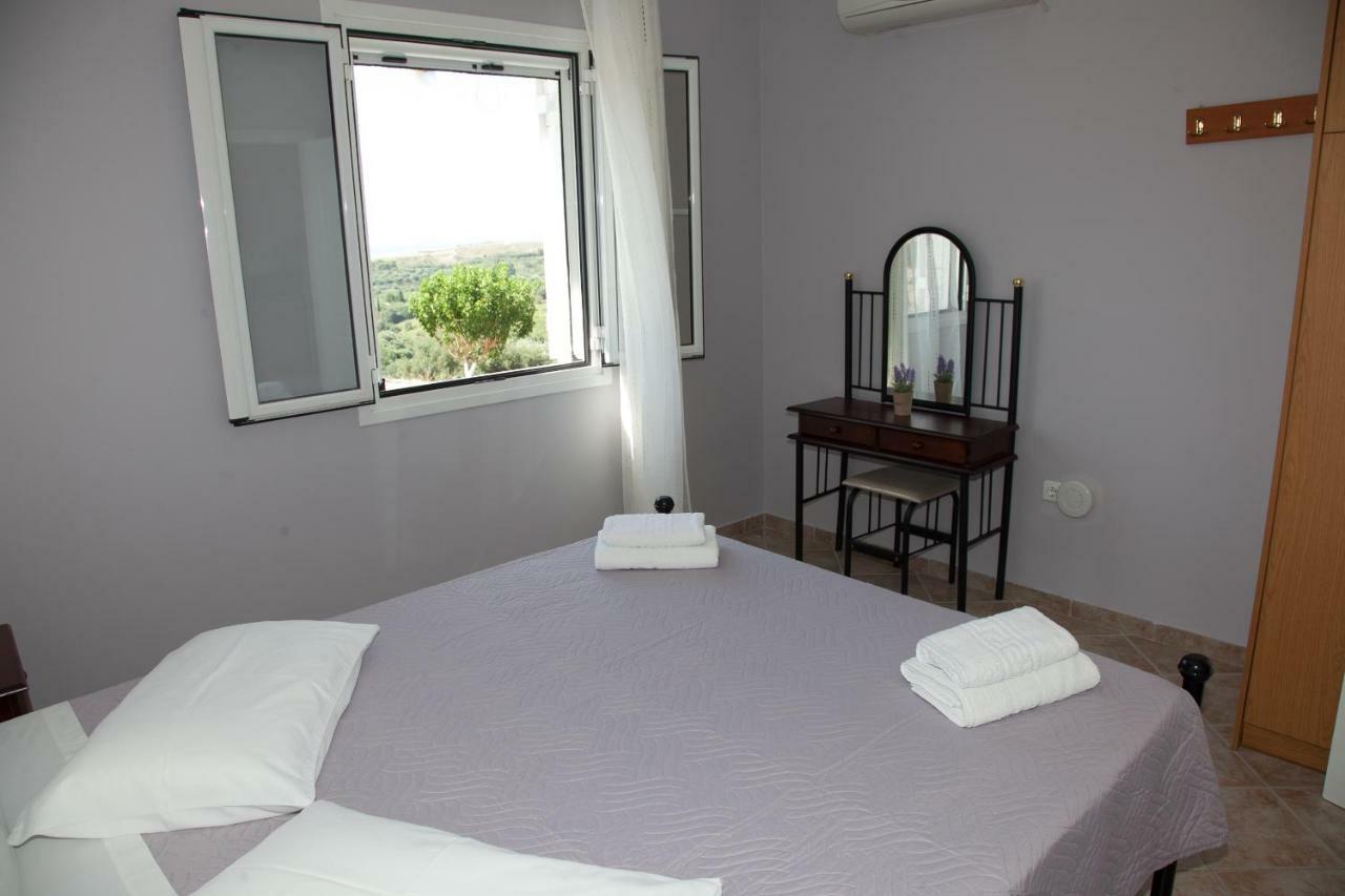 Maspali Apartments Lixouri Bagian luar foto
