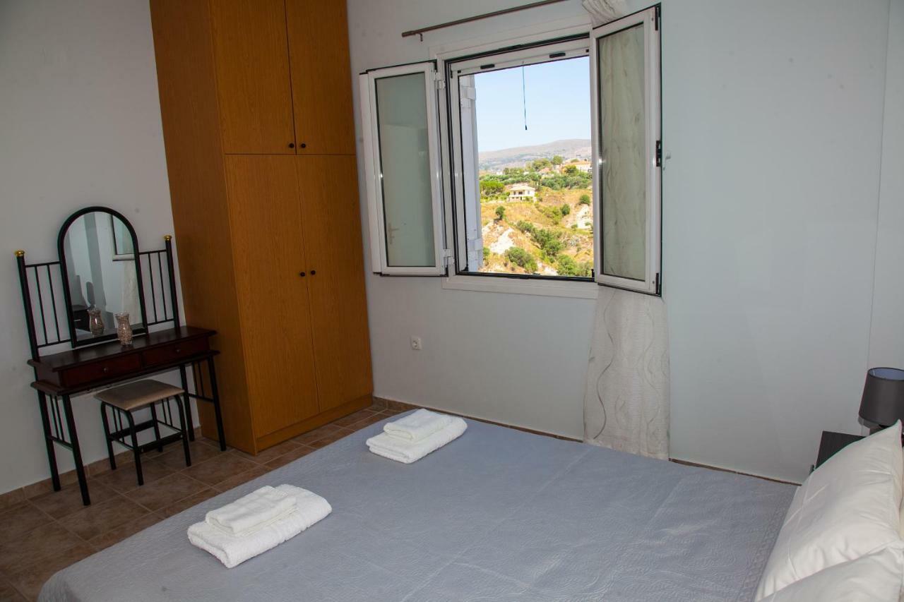 Maspali Apartments Lixouri Bagian luar foto