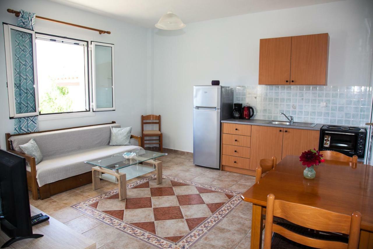 Maspali Apartments Lixouri Bagian luar foto
