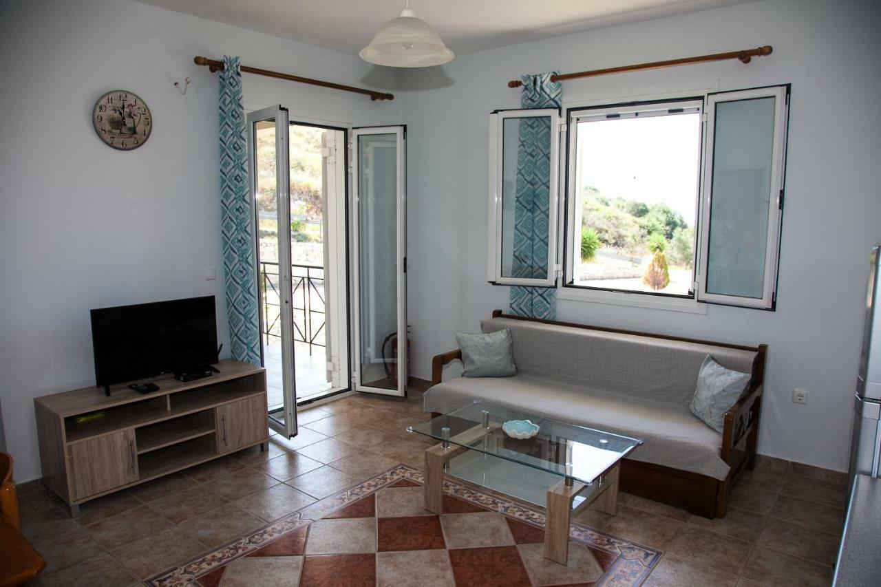 Maspali Apartments Lixouri Bagian luar foto