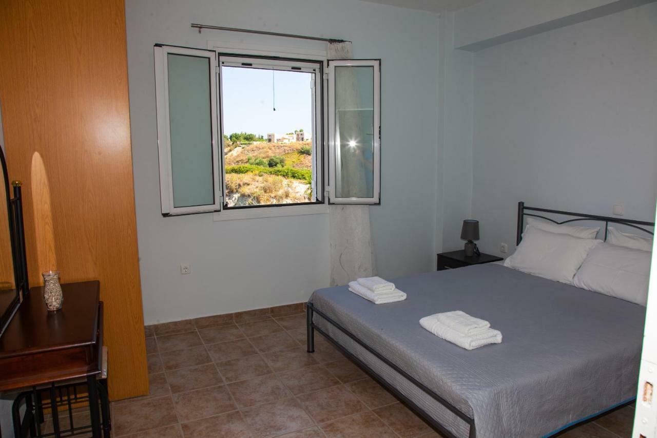 Maspali Apartments Lixouri Bagian luar foto