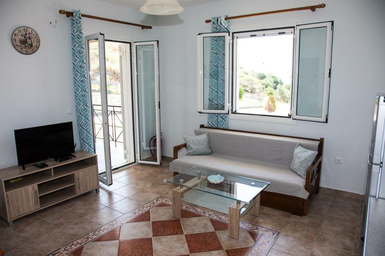 Maspali Apartments Lixouri Bagian luar foto