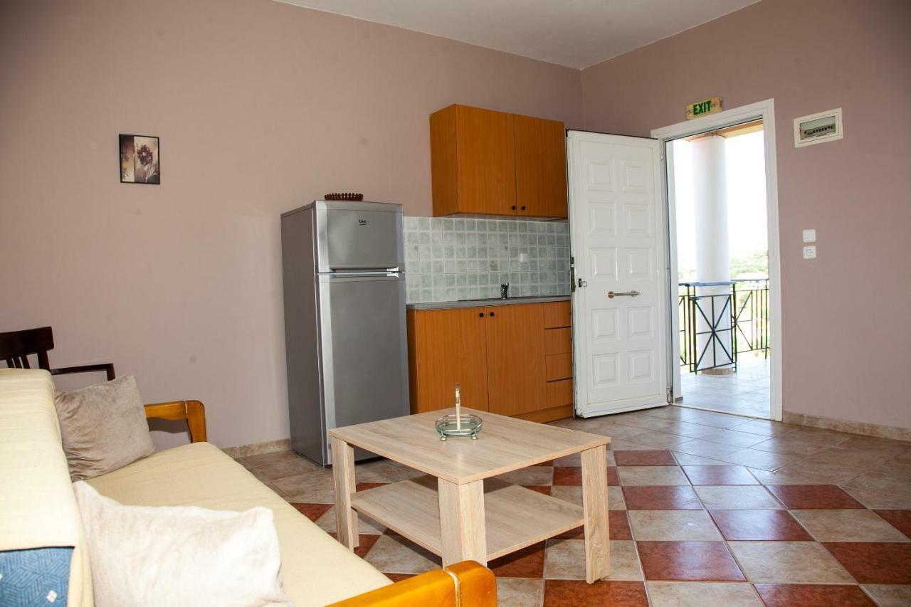 Maspali Apartments Lixouri Bagian luar foto