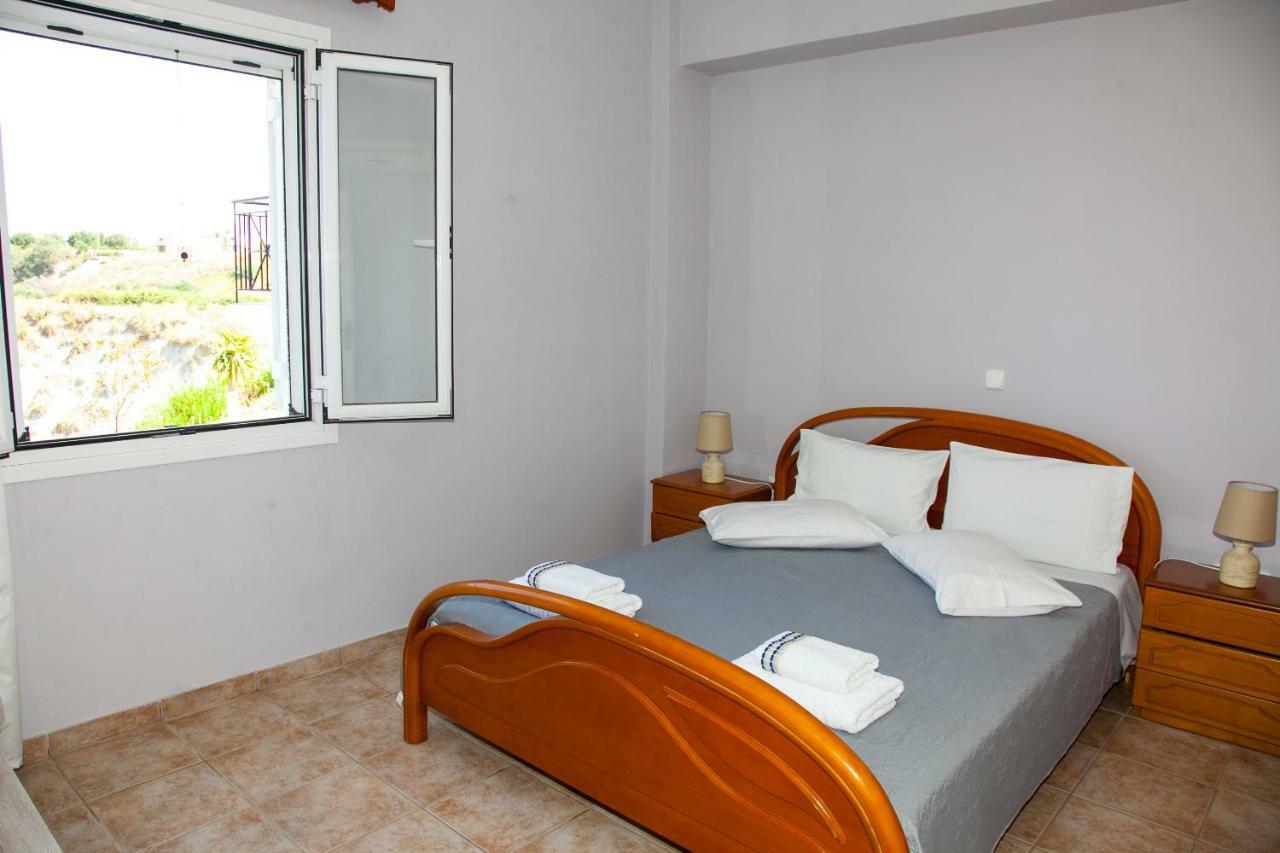 Maspali Apartments Lixouri Bagian luar foto